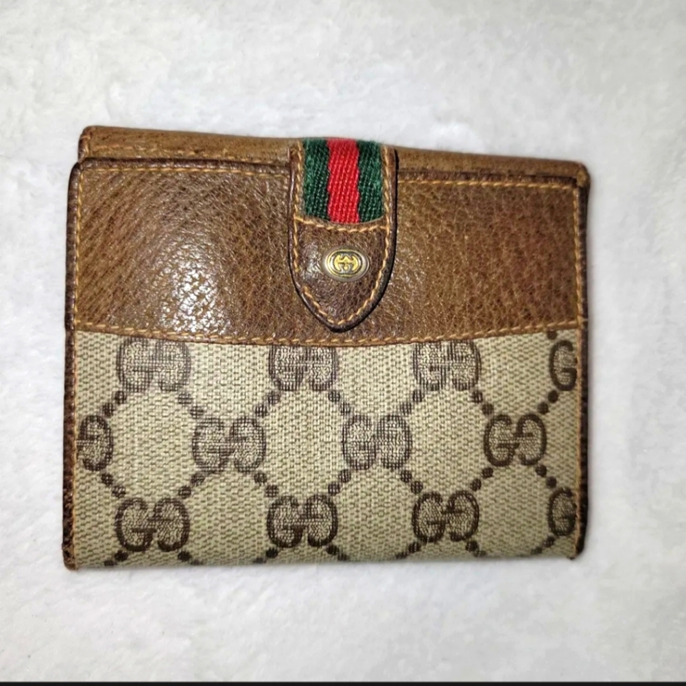 SOLD Gucci Sherry Line Bifold Vintage Luxury Collection